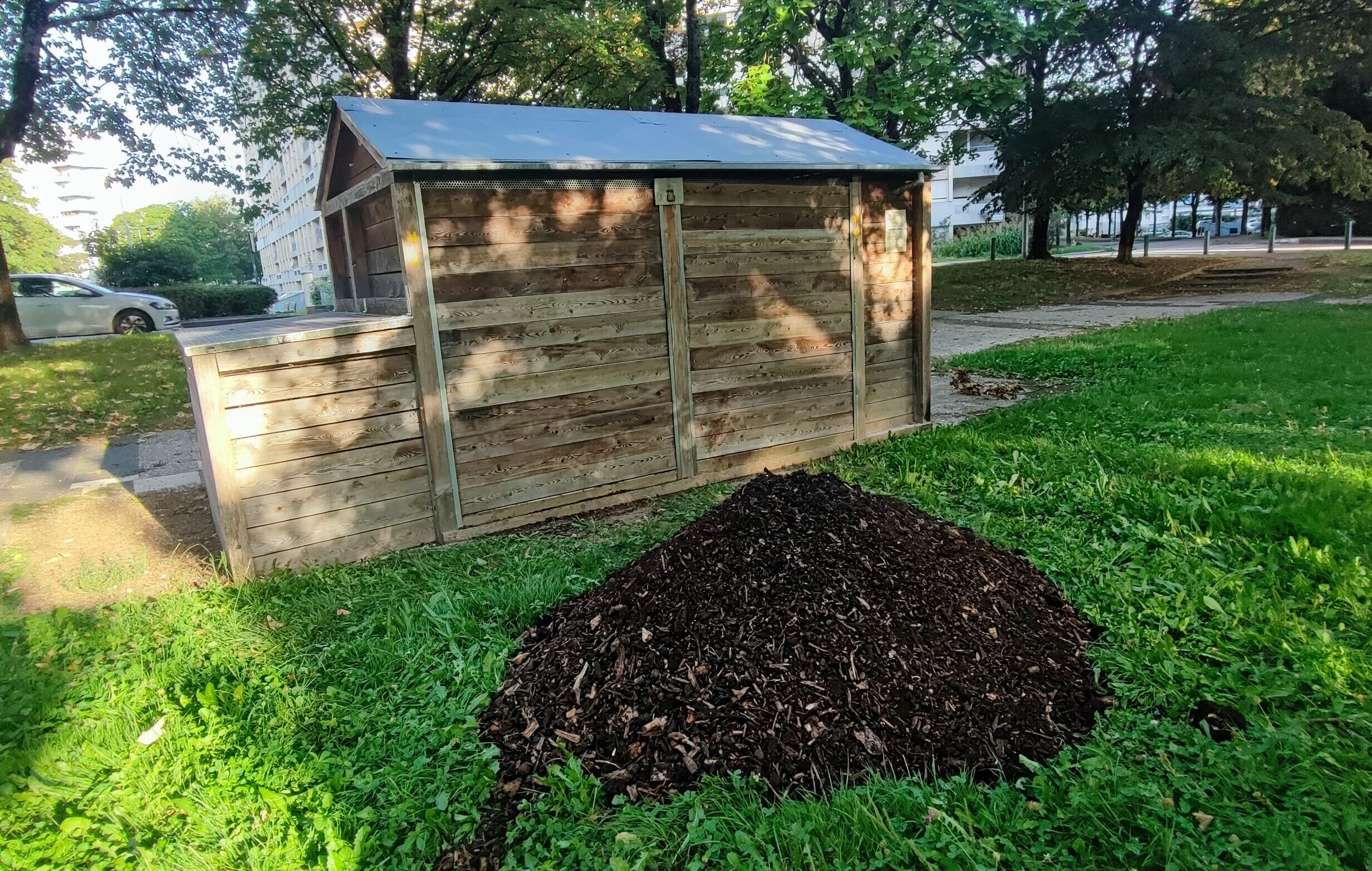 Travaux sur le chalet de compostage Jean Moulin